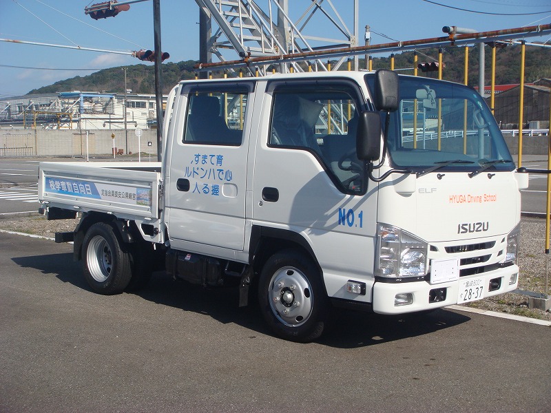 準中型教習車 (1)