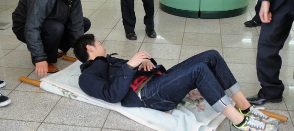 避難訓練（負傷者発生） (1)